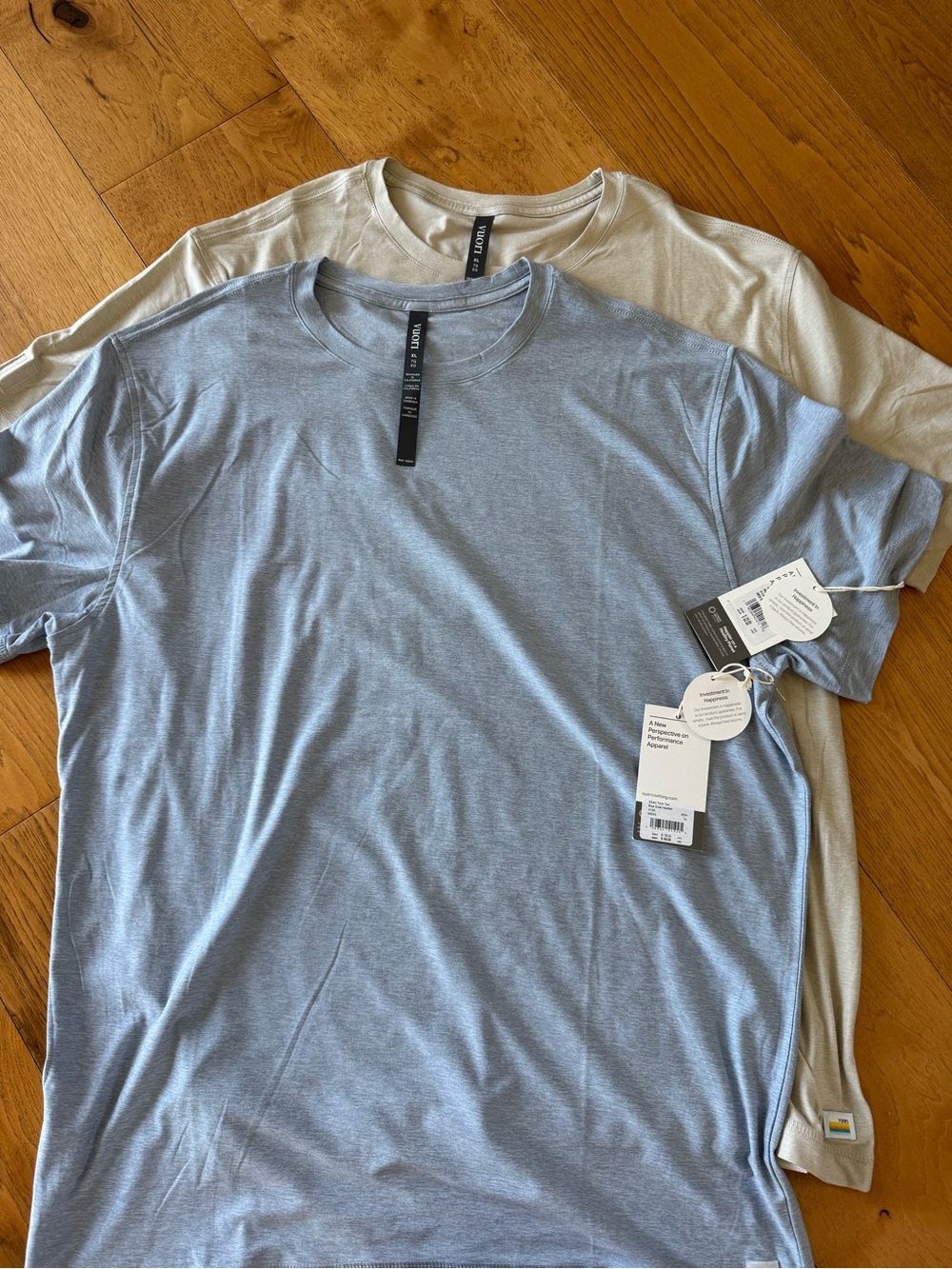 Vuori Short Sleeve Crew Tee in Light Blue and Cream (2-Pack)